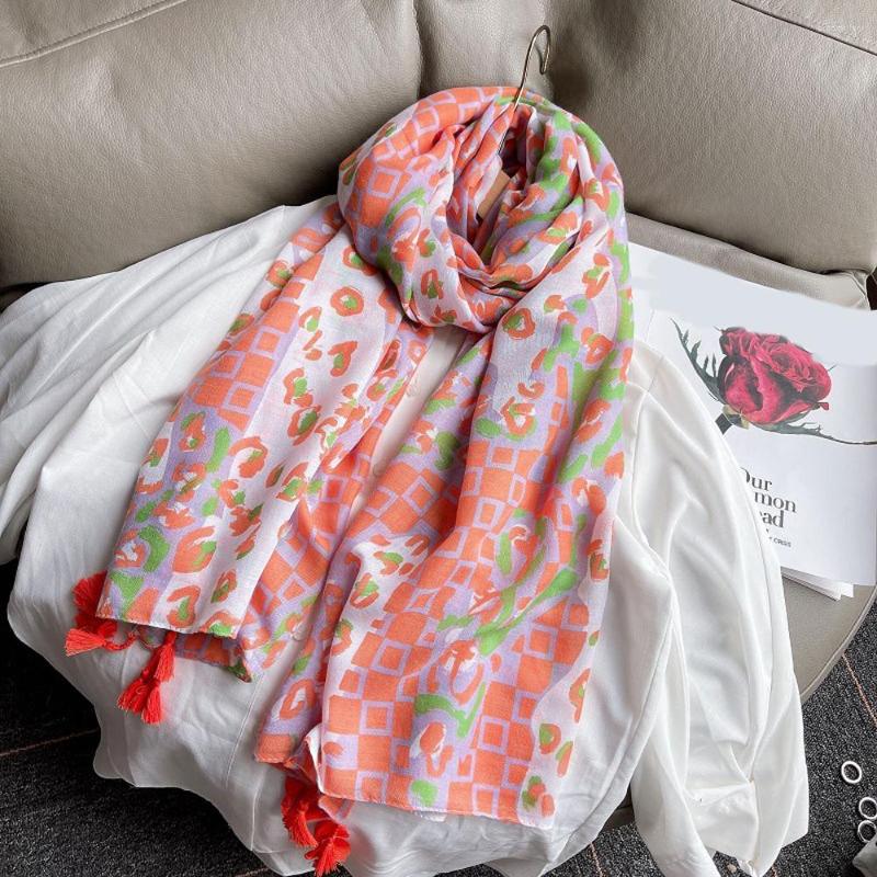 Scarves 2022 Fashion Cotton Geometry Print Tassel Scarf Shawls Women Long Soft Beach Hijab Wrap
Scarves 2022 Fashion Cotton Geometry Print Tassel Scarf Shawls Women Long Soft Beach Hijab Wrap