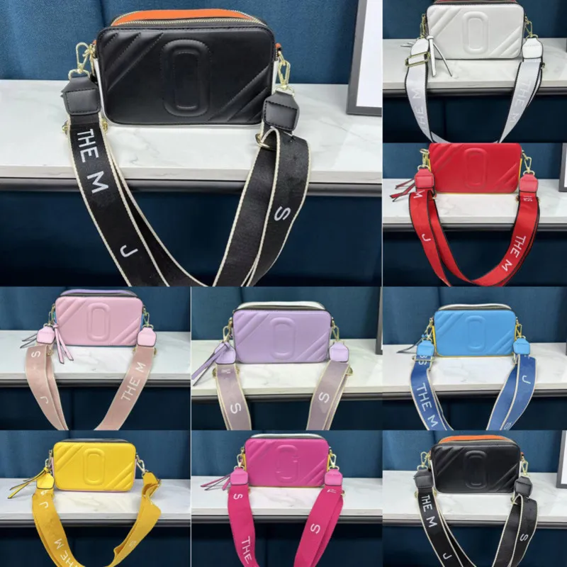 Retail Designer Womens Bags 2022 New Fashion Camera Bag Messenger Shoulder Small Square Bag, Red
Retail Designer Womens Bags 2022 New Fashion Camera Bag Messenger Shoulder Small Square Bag, Red