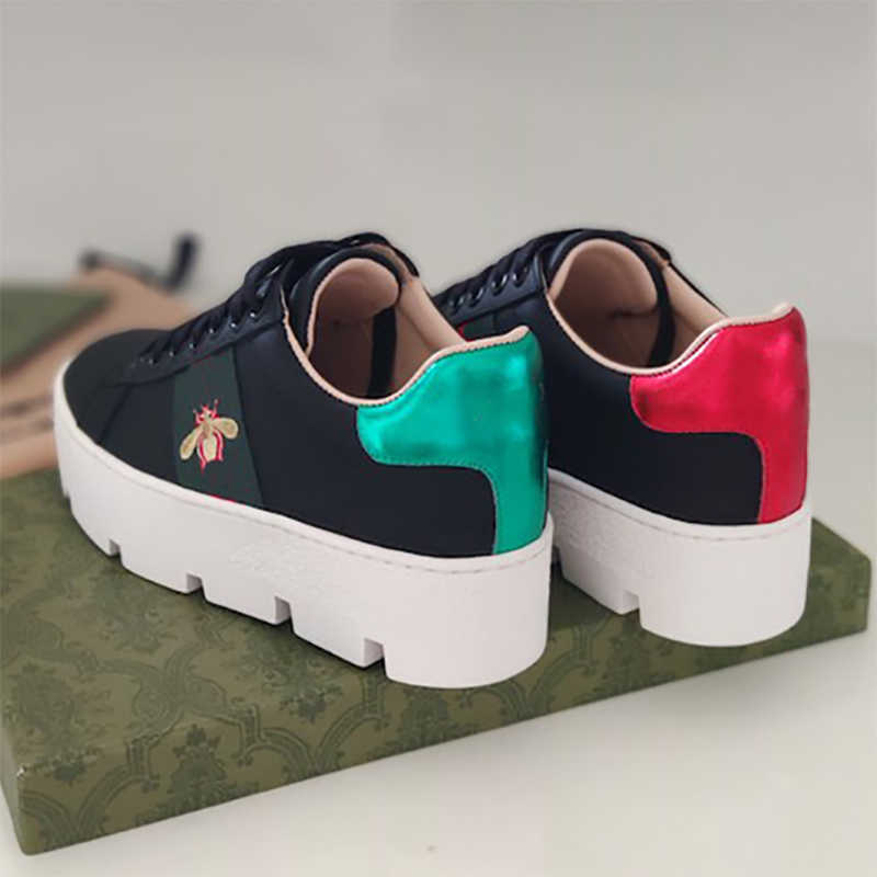 2022 Designer Embroidered Platform Sneaker Men Women Casual Shoes White Leather Sneaker With House Web Golden Bee Girls 2 Colors Runner Trainer 322, Color 1
2022 Designer Embroidered Platform Sneaker Men Women Casual Shoes White Leather Sneaker With House Web Golden Bee Girls 2 Colors Runner Trainer 322, Color 1