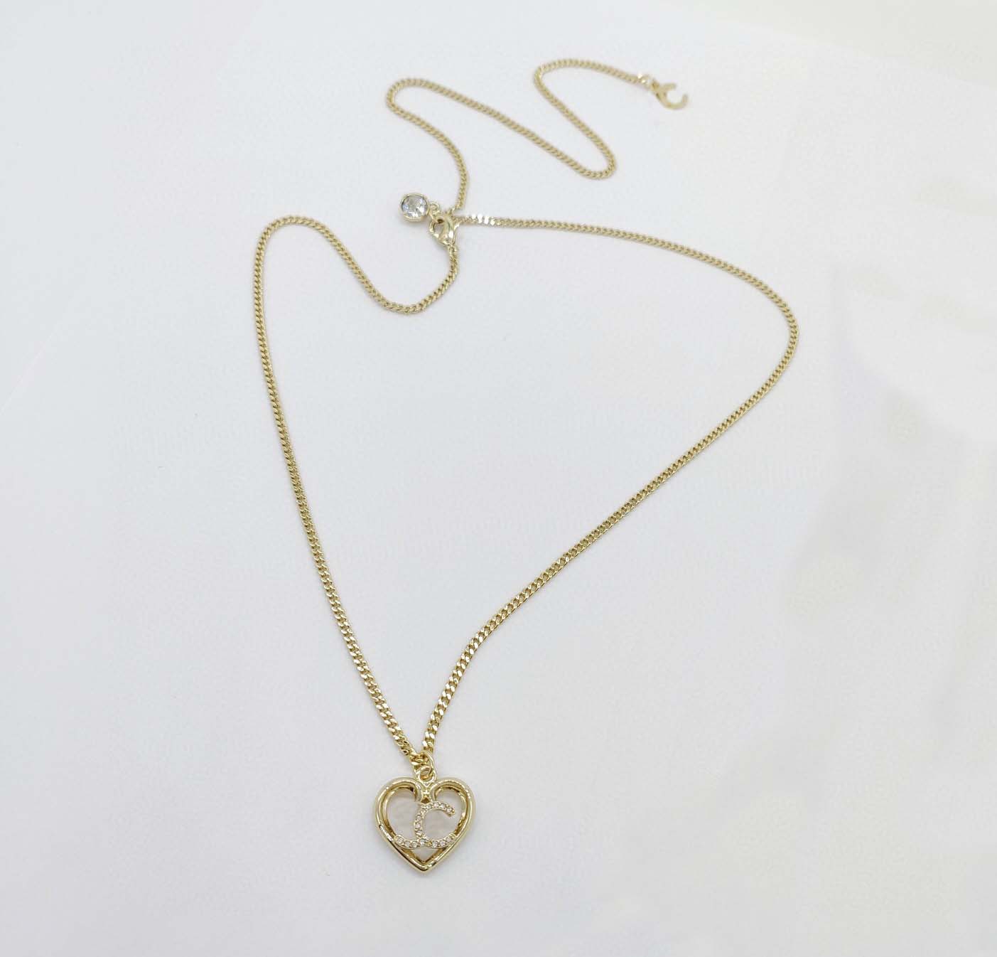 2023 Luxury quality small pendant necklace with diamond in 18k gold plated have box stamp PS7430A
2023 Luxury quality small pendant necklace with diamond in 18k gold plated have box stamp PS7430A
