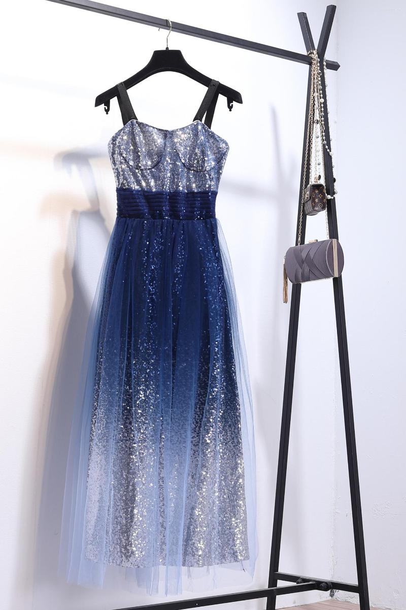 Casual Dresses Exquisite And Elegant Blue Suspenders Ladies Gradient Sequined Mesh Skirt Self-Cultivation Annual Meeting Host Evening Dress
Casual Dresses Exquisite And Elegant Blue Suspenders Ladies Gradient Sequined Mesh Skirt Self-Cultivation Annual Meeting Host Evening Dress