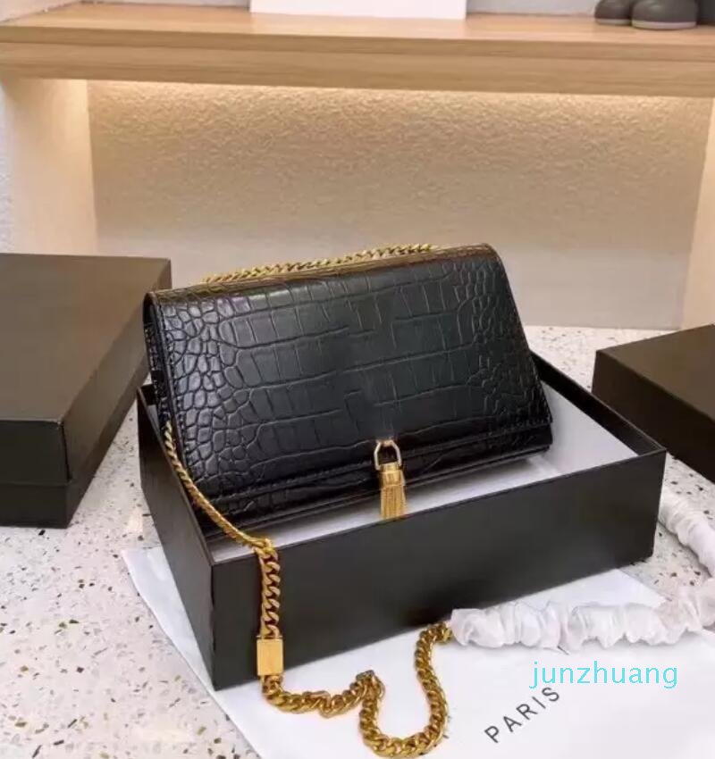 Fashion Women handbag luxury brand designer shoulder bag 2022 chain high-quality lambskin and metal hardware Crossbody bags
Fashion Women handbag luxury brand designer shoulder bag 2022 chain high-quality lambskin and metal hardware Crossbody bags