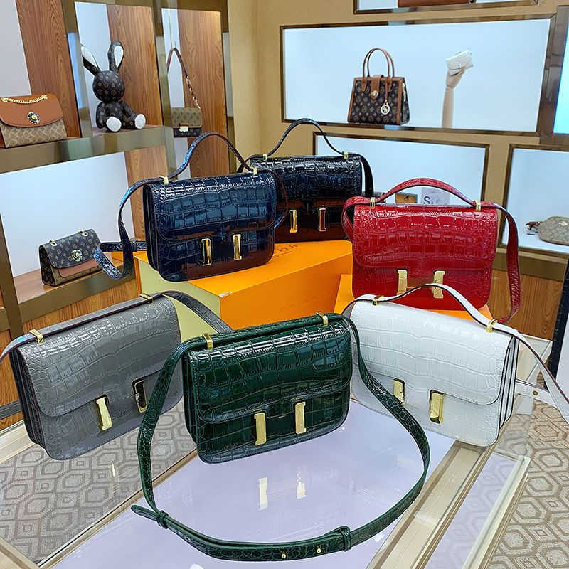 Women's luxury designer shoulder bags Tote 2023 new fashion texture H buckle crossbody bag high quality portable envelope package gift box factory direct sales, Cherry red large-h
Women's luxury designer shoulder bags Tote 2023 new fashion texture H buckle crossbody bag high quality portable envelope package gift box factory direct sales, Cherry red large-h