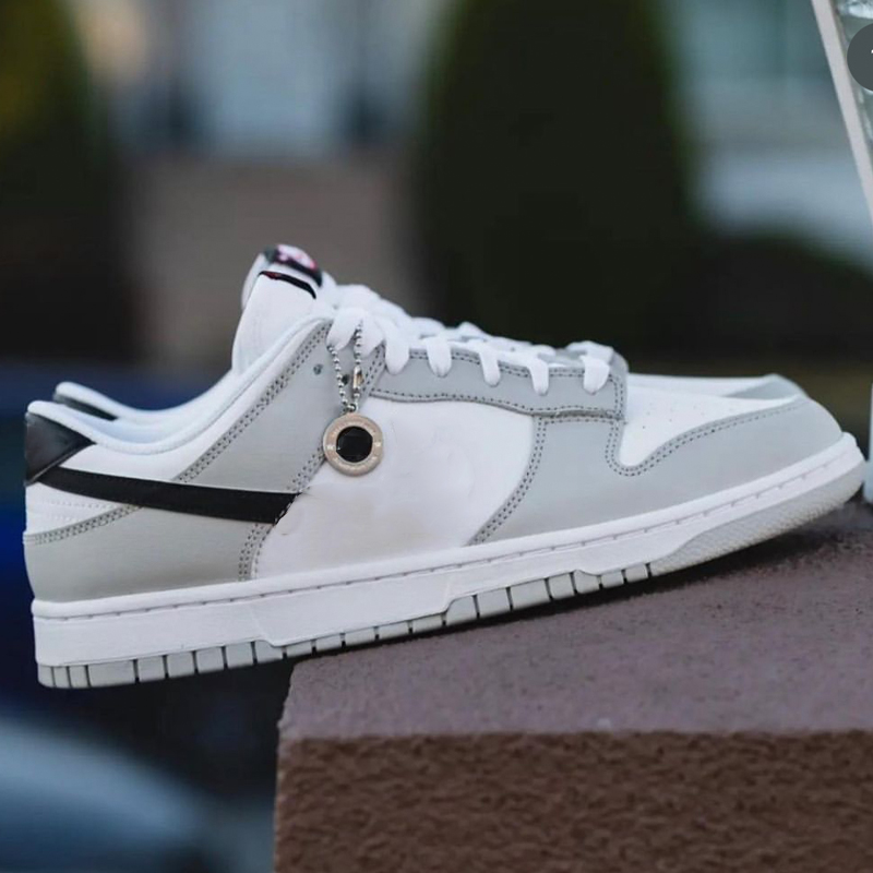 OFF Mens Womens Running Shoes DUNKS LOW White Pack Grey Fog Syracuse Vintage Navy University Red Georgetown Trail mens trainers Jogging Walking 34-48, Color#46
OFF Mens Womens Running Shoes DUNKS LOW White Pack Grey Fog Syracuse Vintage Navy University Red Georgetown Trail mens trainers Jogging Walking 34-48, Color#46