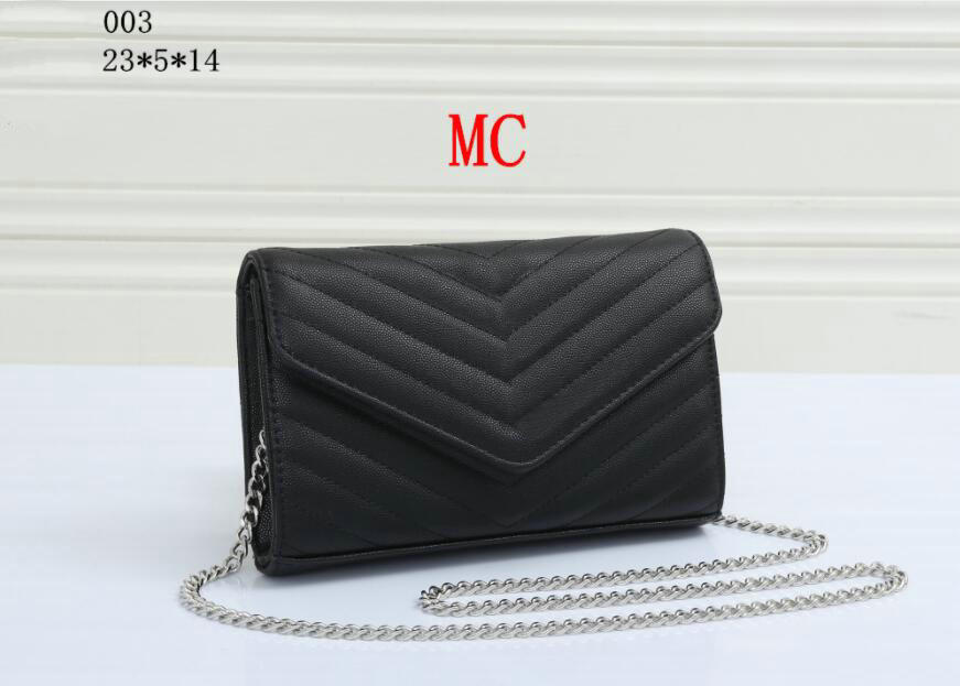 Luxurys Designer Shoulder Bags silver metal chain women Handbag Genuine Leather bag Flip cover diagonal Messenger Crossbody Handbag Purse, Black
Luxurys Designer Shoulder Bags silver metal chain women Handbag Genuine Leather bag Flip cover diagonal Messenger Crossbody Handbag Purse, Black