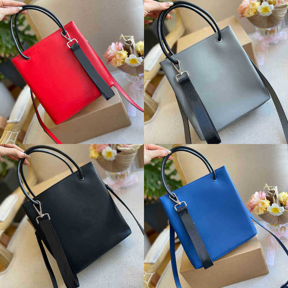 Evening Bags Designer Bag Ladies Crossbody Bags Women New Fashion Handbags Designers Female Clutches Shoulder Woman Hand Purses 0512, Balen051201
Evening Bags Designer Bag Ladies Crossbody Bags Women New Fashion Handbags Designers Female Clutches Shoulder Woman Hand Purses 0512, Balen051201