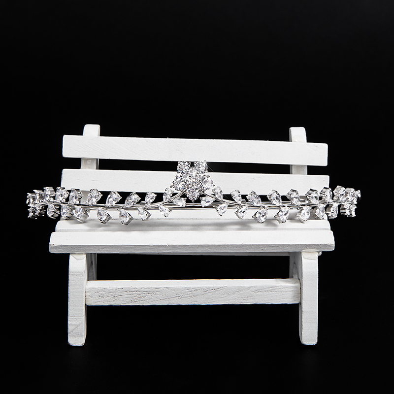 Elegant Small Crystal Wedding Flower Tiaras and Crowns for Women Princess Headpiece Bridal Hair Accessories Jewelry Gift