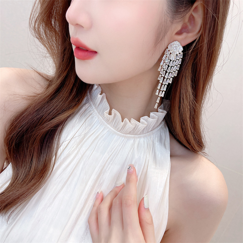2023 Choucong Brand Dangle Earring Luxury Jewelry 925 Sterling Silver T Princess Cut White Topaz CZ Diamond Gemstones Party Women Wedding Tassels Drop
