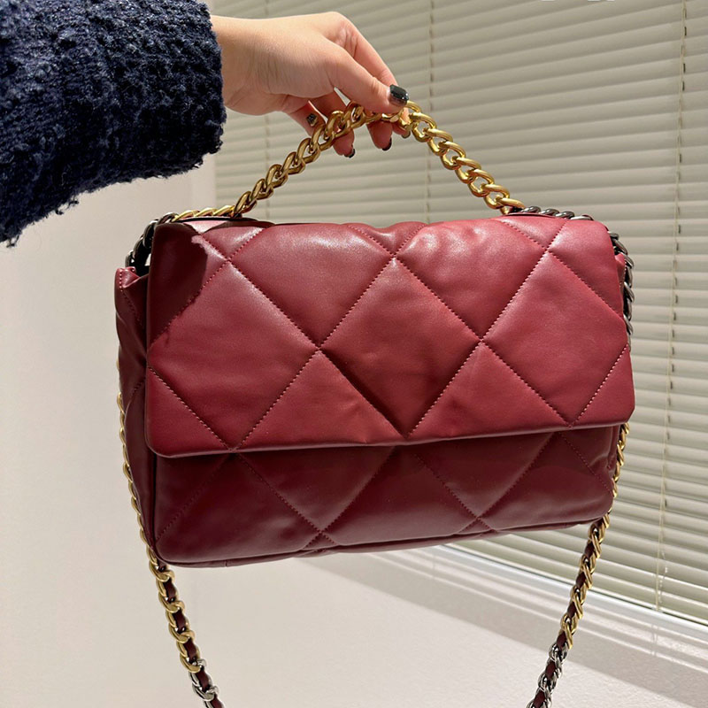 CC Bag Shoulder Bags Large Capacity 19 Women Classic Flap Shoulder Bag Diamond Lattice Leather Quilted Designer Crossbody Metal Portable Lux, Red
CC Bag Shoulder Bags Large Capacity 19 Women Classic Flap Shoulder Bag Diamond Lattice Leather Quilted Designer Crossbody Metal Portable Lux, Red