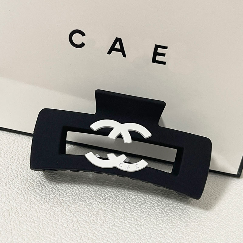 Luxury Barrettes Designer Womens Girls Hairpin Brand Elegant Versatile Leisure Hairclips Fashion Black Shark Hairpin Hair Clips, Big square 10.5cm black
Luxury Barrettes Designer Womens Girls Hairpin Brand Elegant Versatile Leisure Hairclips Fashion Black Shark Hairpin Hair Clips, Big square 10.5cm black