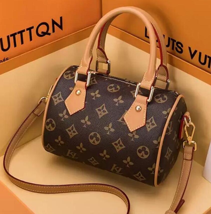 Original high-quality luxury designer bags NANO SPEEDY handbags Genuine Leather Black and White color mini shoulder bags crossbodys free ship, Old flower
Original high-quality luxury designer bags NANO SPEEDY handbags Genuine Leather Black and White color mini shoulder bags crossbodys free ship, Old flower