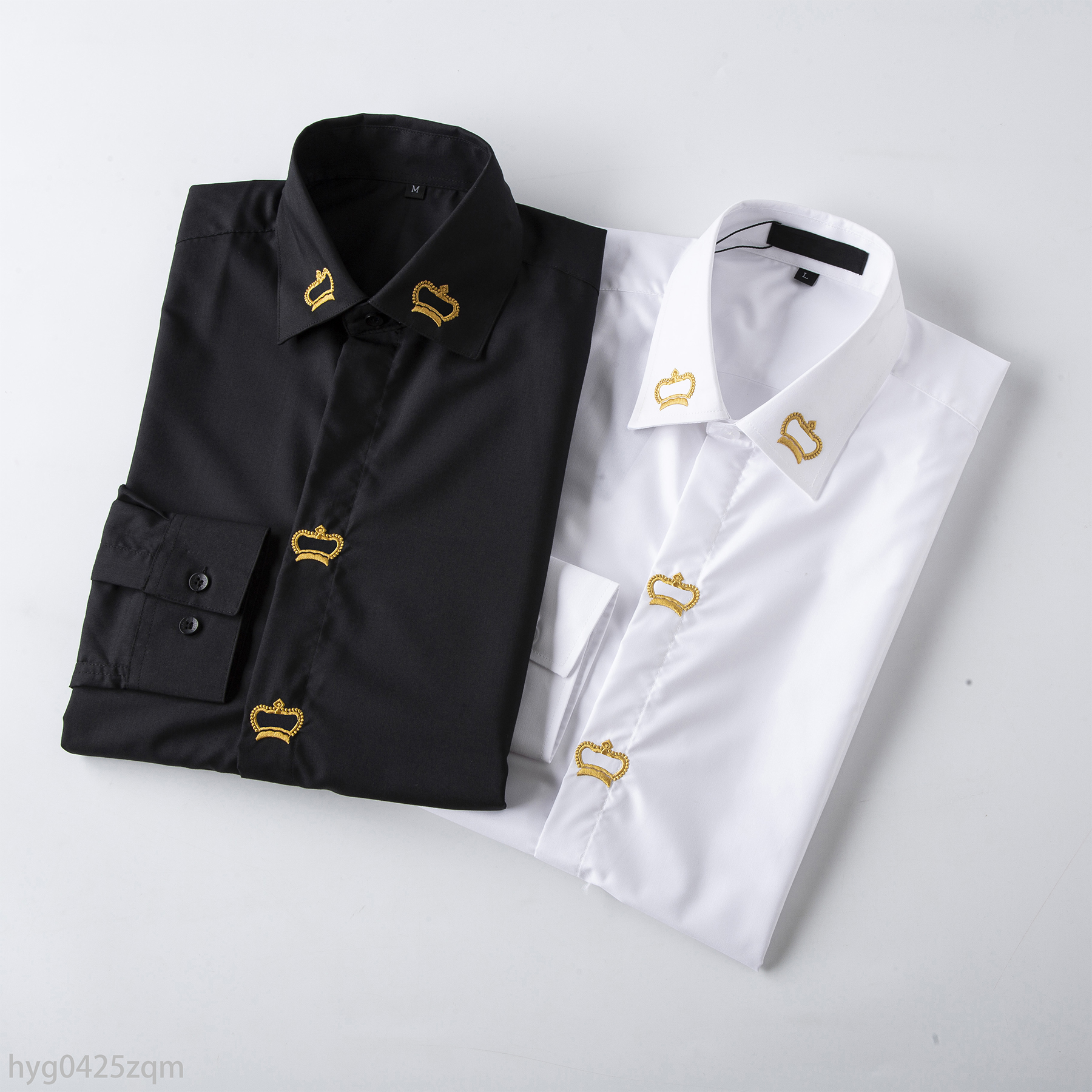 Italy Fashion brands Men's Dress Shirts Pure color Letters embroidery Casual Shirt Men Slim Long sleeve Silk Business Shirts Tees Asian Size M-3XL hyg
Italy Fashion brands Men's Dress Shirts Pure color Letters embroidery Casual Shirt Men Slim Long sleeve Silk Business Shirts Tees Asian Size M-3XL hyg