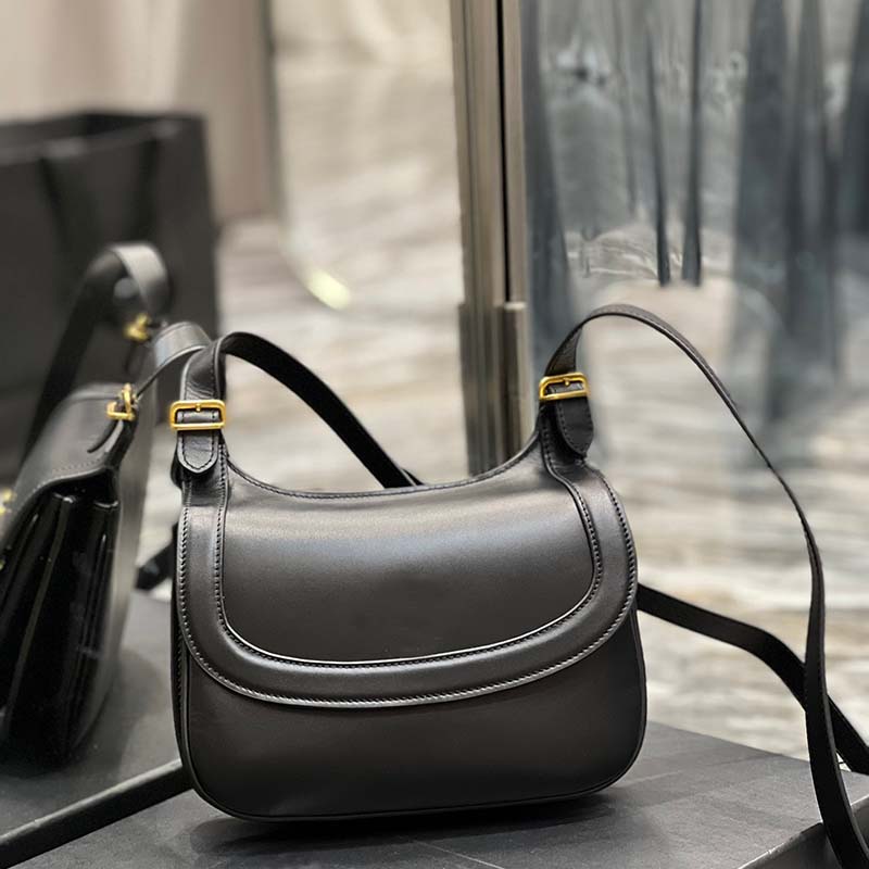 AAAAA Luxury bag designer smooth leather fashion classic wallet square women travel handbags brand metal sign shoulder clutch bags Simple and generous solid color, Black1
AAAAA Luxury bag designer smooth leather fashion classic wallet square women travel handbags brand metal sign shoulder clutch bags Simple and generous solid color, Black1