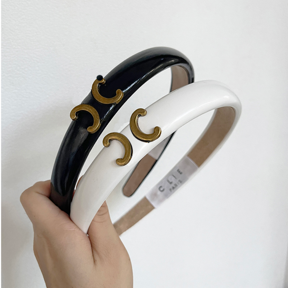 luxury Brand Designer Simple Black Velvet High Sense Headband for Women France HepburnWide Hair Hoop Sports Turban Headwrap Women's Hair Accessories, White
luxury Brand Designer Simple Black Velvet High Sense Headband for Women France HepburnWide Hair Hoop Sports Turban Headwrap Women's Hair Accessories, White