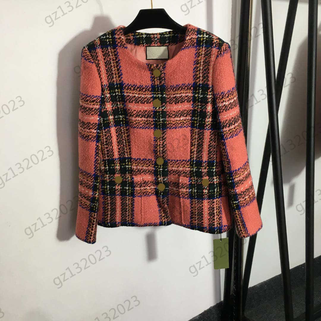Womens Jackets Contrast Color Check Tweed Round Neck Long Sleeve Buttons Jackets Soft Lining Thick Warm Coats Fashion Designer Brand Women Clothing
Womens Jackets Contrast Color Check Tweed Round Neck Long Sleeve Buttons Jackets Soft Lining Thick Warm Coats Fashion Designer Brand Women Clothing