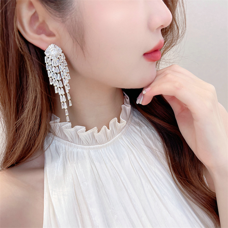 2023 Choucong Brand Dangle Earring Luxury Jewelry 925 Sterling Silver T Princess Cut White Topaz CZ Diamond Gemstones Party Women Wedding Tassels Drop