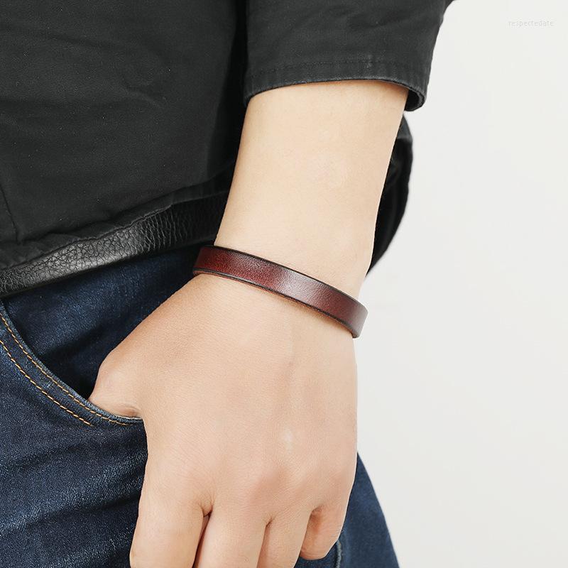 Bangle QiLuxy Punk Leather For Men Dark Brown Bracelets Alloy Magnetic Buckle Connector Fashion Wrap Jewelry
Bangle QiLuxy Punk Leather For Men Dark Brown Bracelets Alloy Magnetic Buckle Connector Fashion Wrap Jewelry