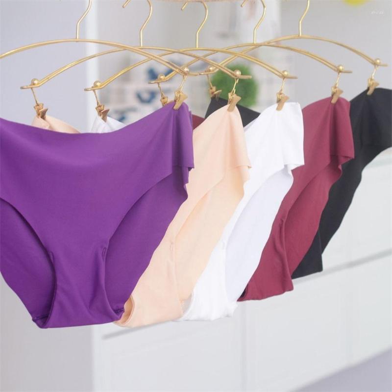 Women's Panties Women's Ice Silk Low-waist Underwear Seamless Close-fitting Sexy Lingerie Ladies Briefs One Piece Forming, Black
Women's Panties Women's Ice Silk Low-waist Underwear Seamless Close-fitting Sexy Lingerie Ladies Briefs One Piece Forming, Black