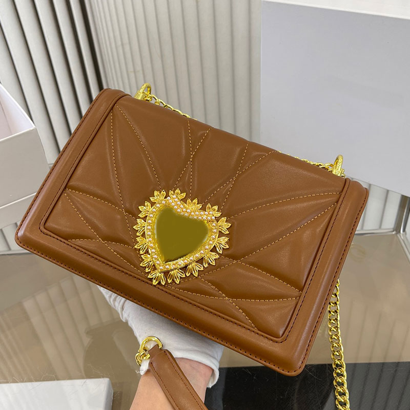 Chain Shoulder Bags Women Handbags Leather Messenger Bag Fashion Hearts Hardware Women Clutch Wallet Magnetic Clasp Quality Handbag
Chain Shoulder Bags Women Handbags Leather Messenger Bag Fashion Hearts Hardware Women Clutch Wallet Magnetic Clasp Quality Handbag