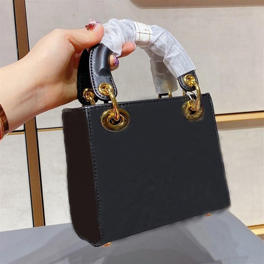 Designer Shoulder Bags With Silk Scarf High Quality Messenger Bag Gold and Silver Hardware Four Colors Boutique Lady Cross Body Sh253z, Black gold
Designer Shoulder Bags With Silk Scarf High Quality Messenger Bag Gold and Silver Hardware Four Colors Boutique Lady Cross Body Sh253z, Black gold
