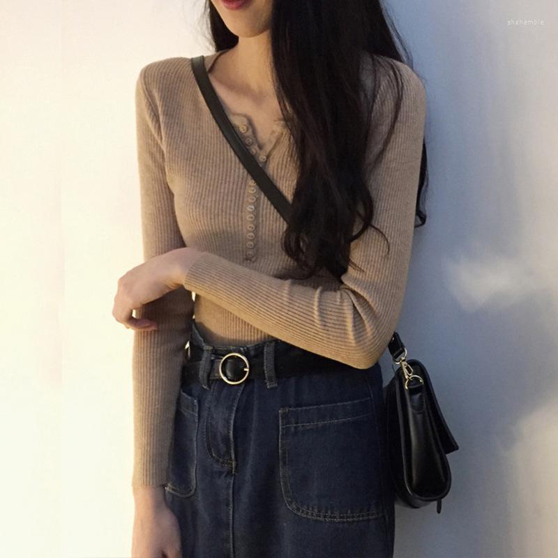 Women's Polos Autumn And Winter 2022 Short Skinny Sweater Women's Button Underlay V-Neck Knitwear Top, Khaki 
Women's Polos Autumn And Winter 2022 Short Skinny Sweater Women's Button Underlay V-Neck Knitwear Top, Khaki