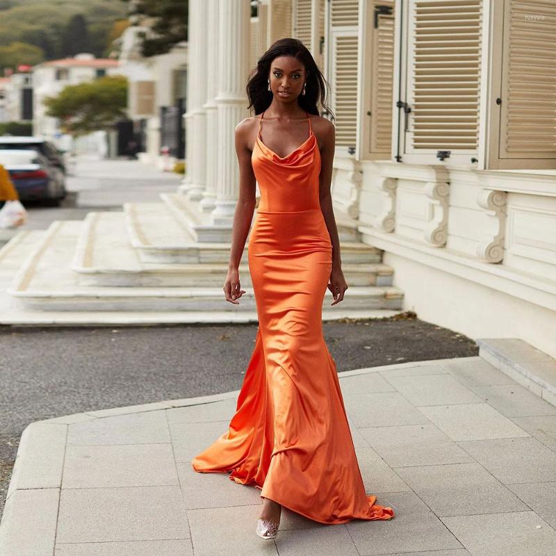 Party Dresses Simple V-Neck Prom Elegant Sleeveless Floor-Length Mermaid Evening Gowns Sexy Criss-Cross Backless Birthday Dress, Champagne
Party Dresses Simple V-Neck Prom Elegant Sleeveless Floor-Length Mermaid Evening Gowns Sexy Criss-Cross Backless Birthday Dress, Champagne