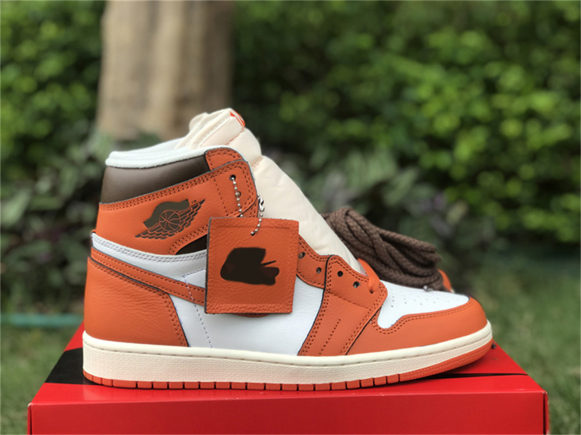 Shoes 1 High OG WMNS Starfish WHITE/STARFISH-CACAO WOW-SAIL Men Women Sports Sneakers Original DO9369-101
Shoes 1 High OG WMNS Starfish WHITE/STARFISH-CACAO WOW-SAIL Men Women Sports Sneakers Original DO9369-101