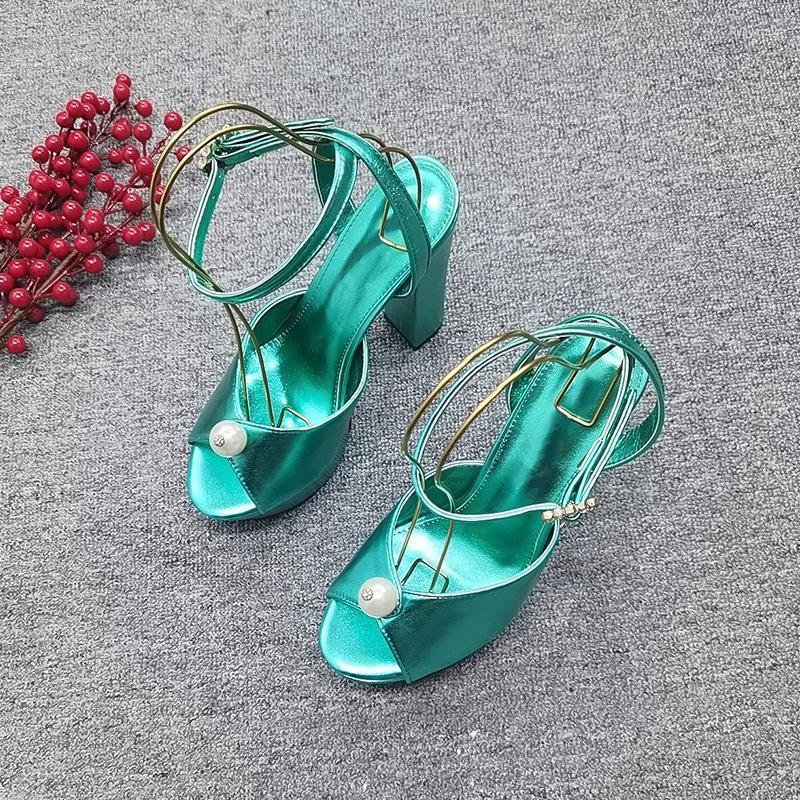 Sandals Bright Leather Block Heel Open Toe Pearl Mirror Material Solid Color Word Buckle High Heels Women Banquet Stage Shoes, Picture shown
Sandals Bright Leather Block Heel Open Toe Pearl Mirror Material Solid Color Word Buckle High Heels Women Banquet Stage Shoes, Picture shown