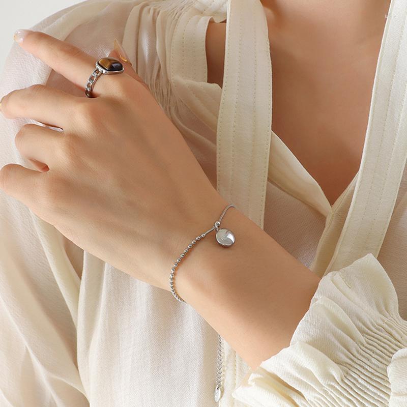 Link Bracelets Lucky Letter Round Brand Pendant Bracelet Bead Splicing For Women Korean Fashion Titanium Steel Jewelry Charm Pulseras
Link Bracelets Lucky Letter Round Brand Pendant Bracelet Bead Splicing For Women Korean Fashion Titanium Steel Jewelry Charm Pulseras