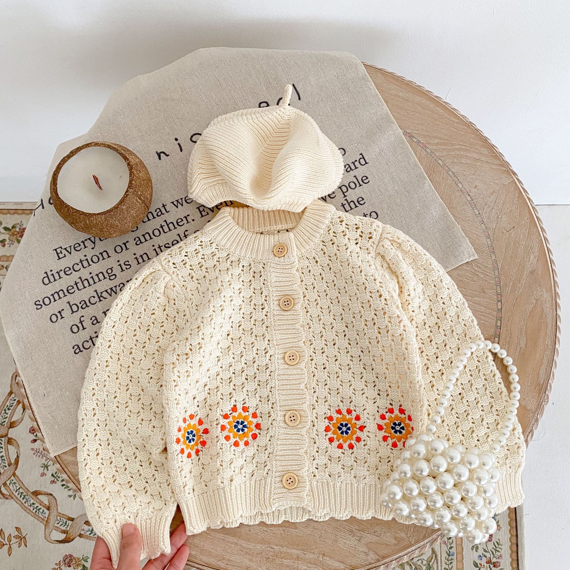 Ins Exquisite Winter Girl Clothing Cardigan Kids Regular sleeve Floral Embroidery Design Beige Sweaters baby Clothes 100% cotton
Ins Exquisite Winter Girl Clothing Cardigan Kids Regular sleeve Floral Embroidery Design Beige Sweaters baby Clothes 100% cotton