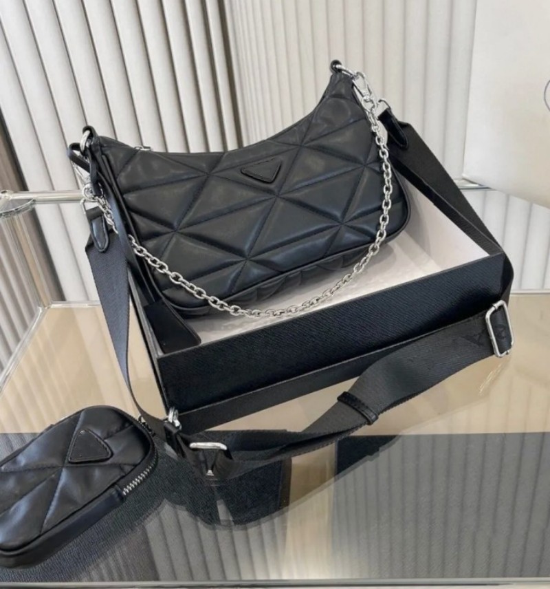 Designer Derma Handbag Classical Triangle label Shoulder Bags Luxury brand bag Womens Banquet Shopping Wedding Lleisure Business Package Crossbody bag, Clear
Designer Derma Handbag Classical Triangle label Shoulder Bags Luxury brand bag Womens Banquet Shopping Wedding Lleisure Business Package Crossbody bag, Clear