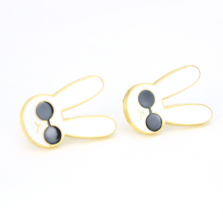 Rabbit with Sunglasses Brooches for Girls Cartoon Gold Plated Animal Enamel Pins Korean Badges Alloy Fashion Jewelry Gift Accessories
Rabbit with Sunglasses Brooches for Girls Cartoon Gold Plated Animal Enamel Pins Korean Badges Alloy Fashion Jewelry Gift Accessories
