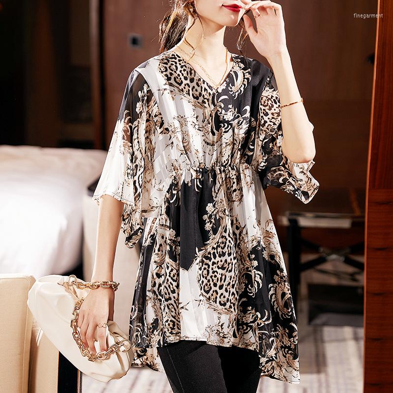 Women's Blouses To 5XL Oversized Women Tops Summer Chiffon Shirt Retro Printing Flare Short Sleeved High Waist Long Blusas T7569, No1
Women's Blouses To 5XL Oversized Women Tops Summer Chiffon Shirt Retro Printing Flare Short Sleeved High Waist Long Blusas T7569, No1