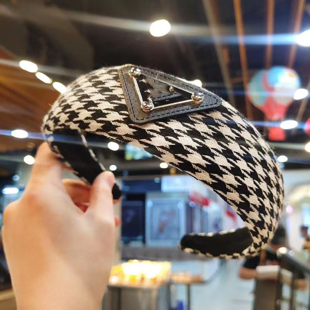 Designer Hair Scarf Thousand Bird Grid Hair Hoop Womens Retro Black And White headband Triangular Wide Brim Headwea Female Family Couple Gifts, Small
Designer Hair Scarf Thousand Bird Grid Hair Hoop Womens Retro Black And White headband Triangular Wide Brim Headwea Female Family Couple Gifts, Small