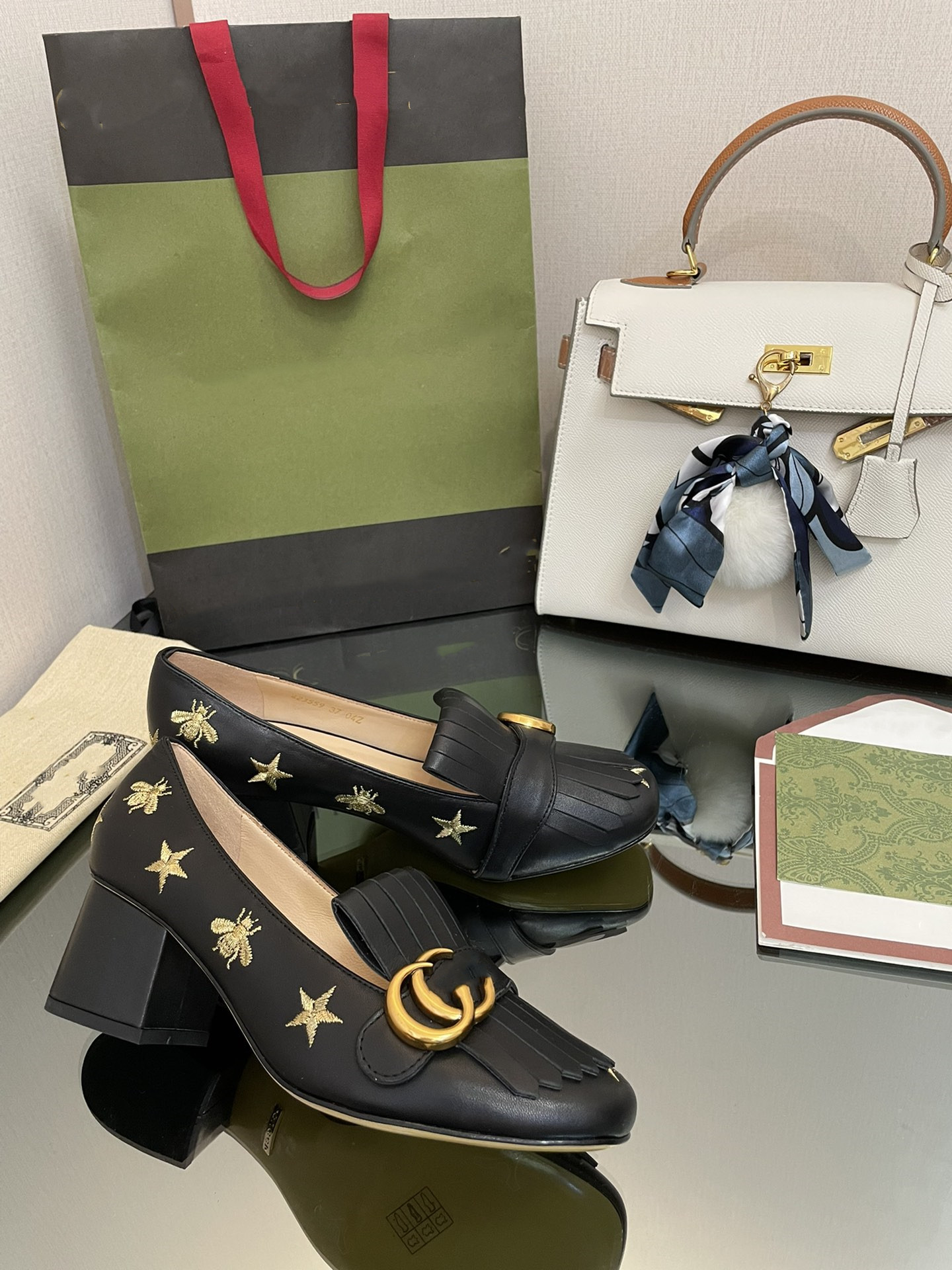 Classic Mid heeled boat shoe Designer Nude shoes leather Thick heel high heels 100% cowhide Tassels Round head Metal Button women Dress shoe Large
Classic Mid heeled boat shoe Designer Nude shoes leather Thick heel high heels 100% cowhide Tassels Round head Metal Button women Dress shoe Large