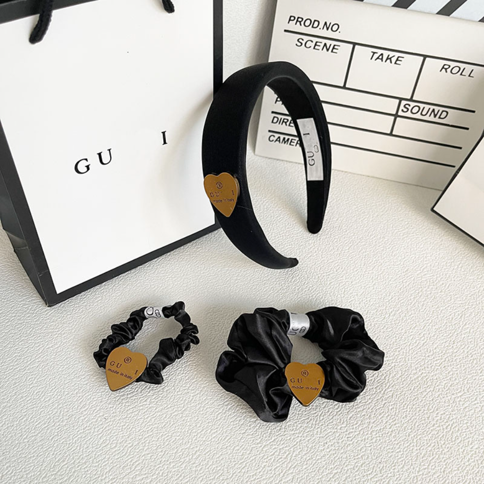 luxury Brand Designer Love Sponge Fashion Classic Headband for Womens Korea's New Wide Hair Hoop Sport Turban Headwrap Women's Hair Accessories, Small
luxury Brand Designer Love Sponge Fashion Classic Headband for Womens Korea's New Wide Hair Hoop Sport Turban Headwrap Women's Hair Accessories, Small