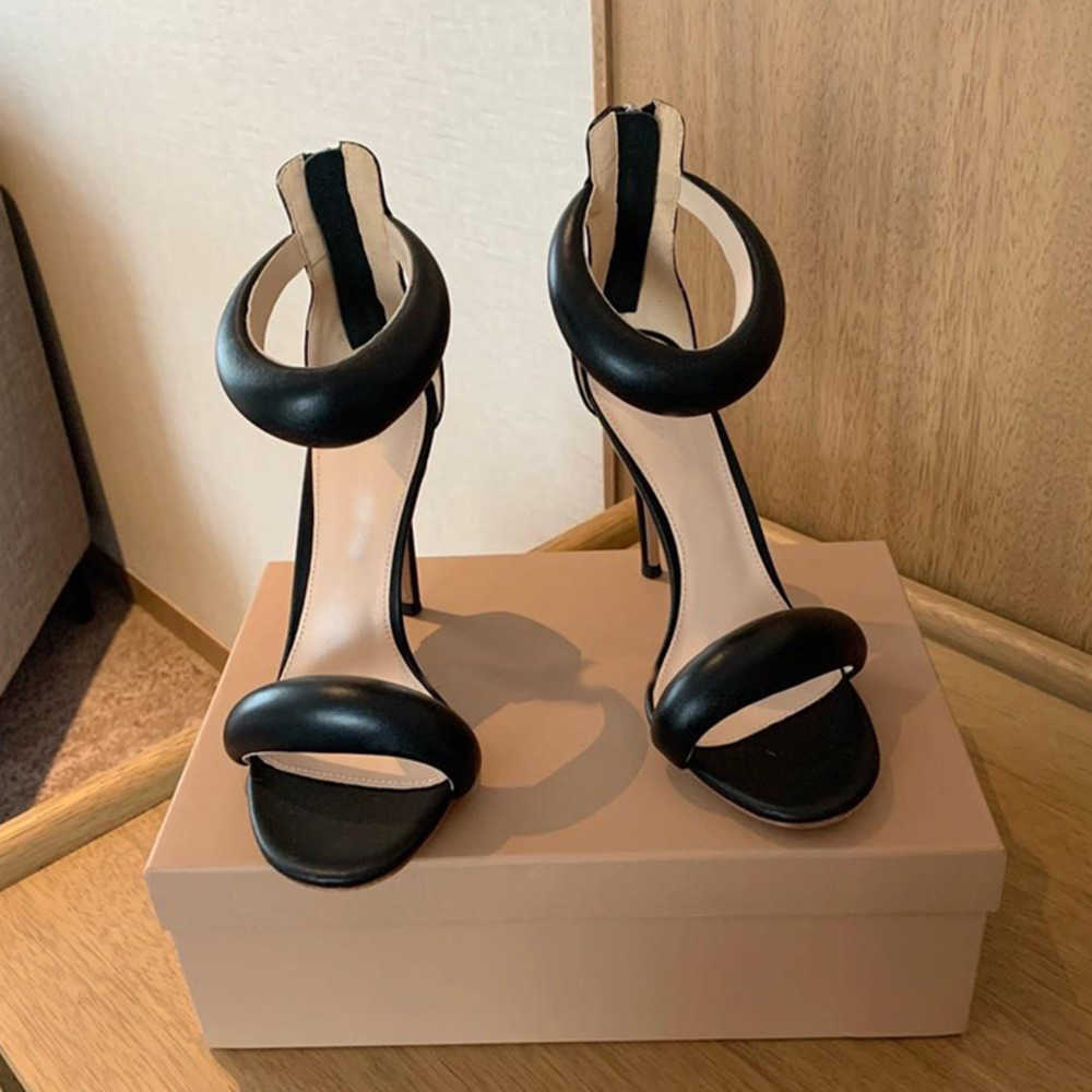 Gianvito Rossi High Heel 10.5cm Stiletto Heels Sandals Dress Shoes Heel For Women Summer Luxury Designer Sandals Dress Wedding Shoes With Box NO360
Gianvito Rossi High Heel 10.5cm Stiletto Heels Sandals Dress Shoes Heel For Women Summer Luxury Designer Sandals Dress Wedding Shoes With Box NO360