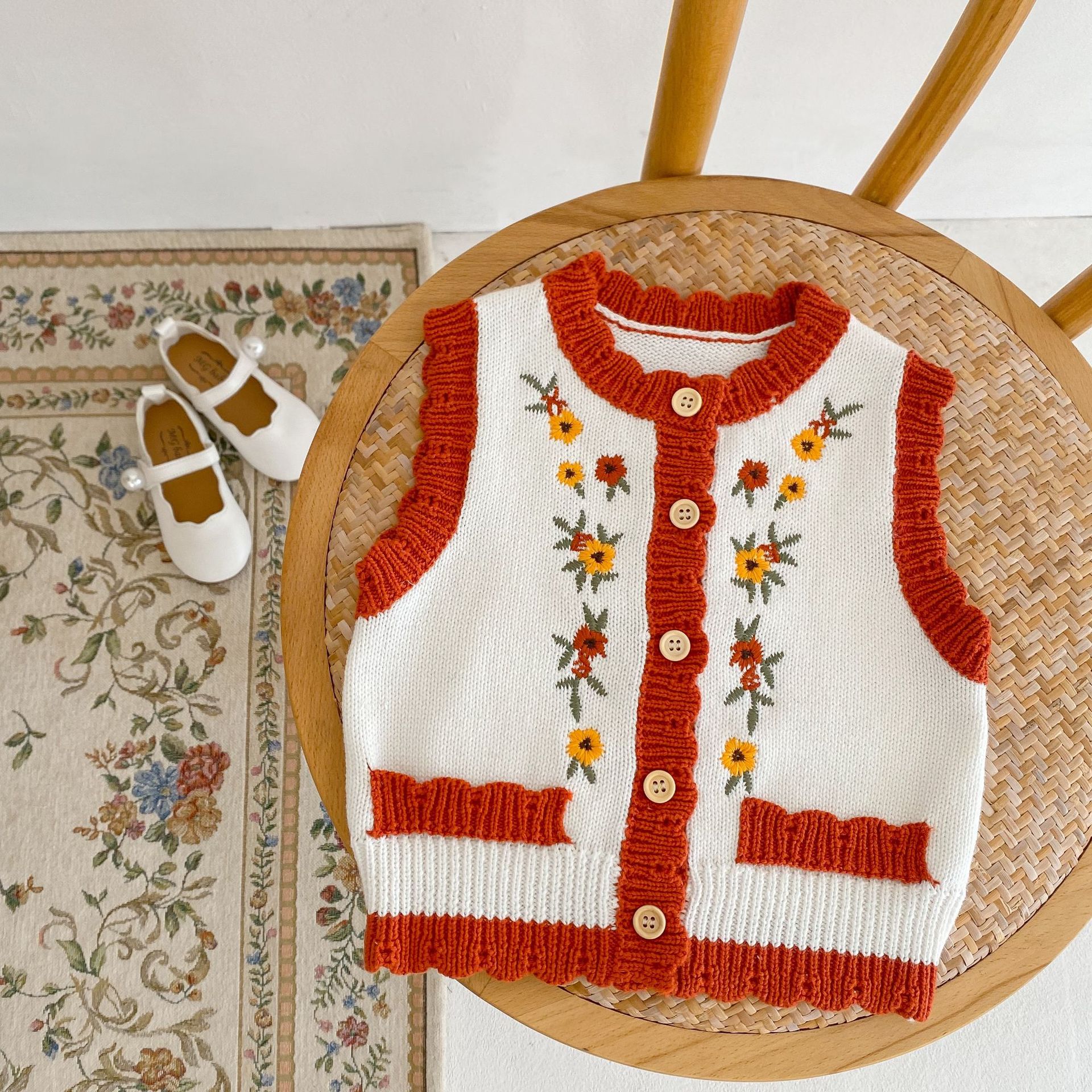 INS baby kids clothing sweater Vest O-neck Knit Red And White Patchwork Flower sweater 100% Cotton for girl
INS baby kids clothing sweater Vest O-neck Knit Red And White Patchwork Flower sweater 100% Cotton for girl