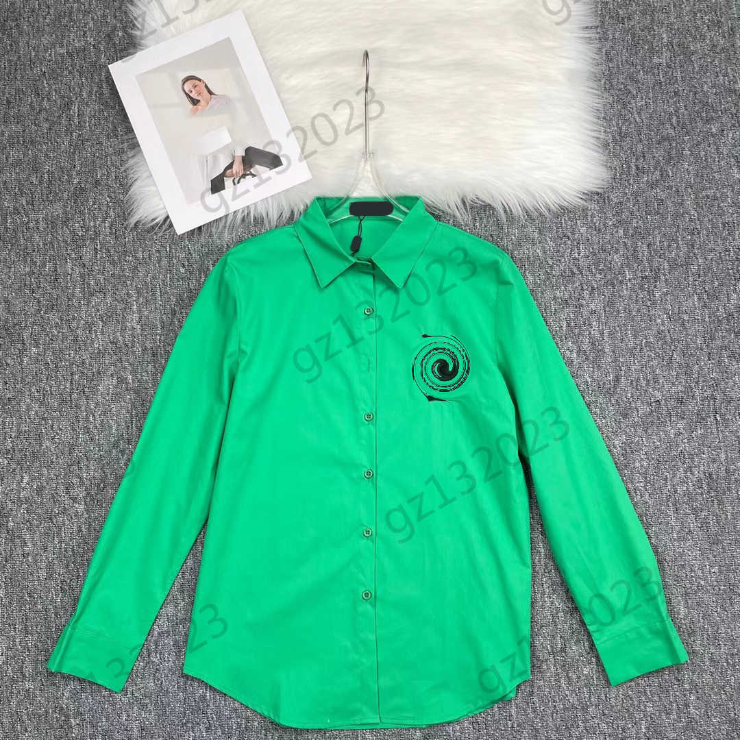 Womens Blouses Shirts Tops Classic Letter Logo Embroidery Lapel Blouse Curved Hem Design Button Open Long Sleeve Shirt Fashion Designer Women Clothes 4 Colors
Womens Blouses Shirts Tops Classic Letter Logo Embroidery Lapel Blouse Curved Hem Design Button Open Long Sleeve Shirt Fashion Designer Women Clothes 4 Colors