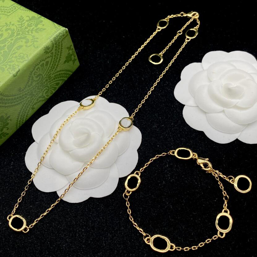 Shiny Gold Letter Chokers Necklace Chain Luxury Designer Choker Pendant Necklaces Bracelet For Women Lady Love Jewelry Party Wedding Engagement Gift
Shiny Gold Letter Chokers Necklace Chain Luxury Designer Choker Pendant Necklaces Bracelet For Women Lady Love Jewelry Party Wedding Engagement Gift