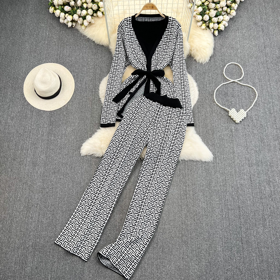 2022 Design Fashion Womens Two Piece Pants Designer Set Casual Temperament Waist Tie Knitted Cardigan Top High Waist, Gray
2022 Design Fashion Womens Two Piece Pants Designer Set Casual Temperament Waist Tie Knitted Cardigan Top High Waist, Gray