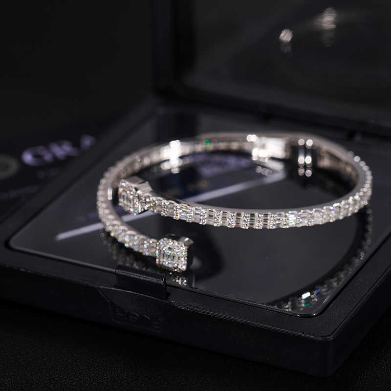 Drop Shipping Fine Women Jewelry 3.8mm Width Sterg Sier Vvs Baguette Moissanite Dia Famous Brand Cuff Bangle