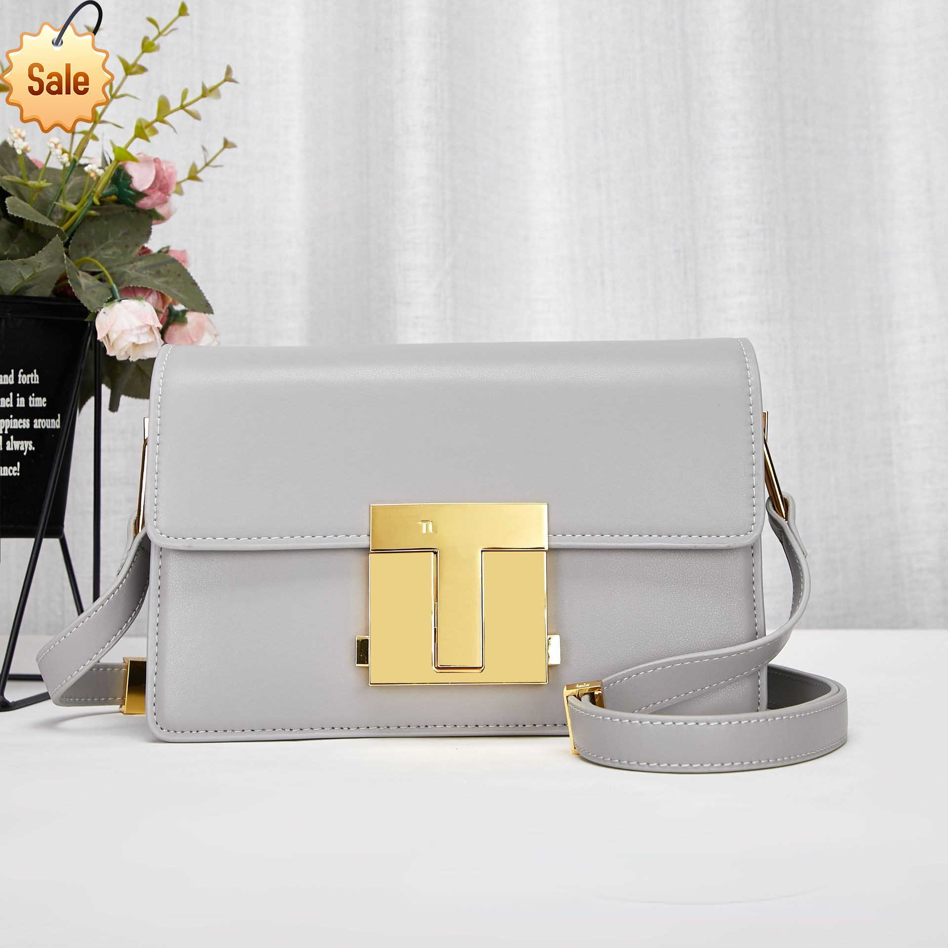Women's Brand Designer Shoulder Bags New Fashion Textural Leather Tf Messenger Bag Multi-functional Portable Cross-body Bag Gift Box Factory direct sales, Light gray
Women's Brand Designer Shoulder Bags New Fashion Textural Leather Tf Messenger Bag Multi-functional Portable Cross-body Bag Gift Box Factory direct sales, Light gray