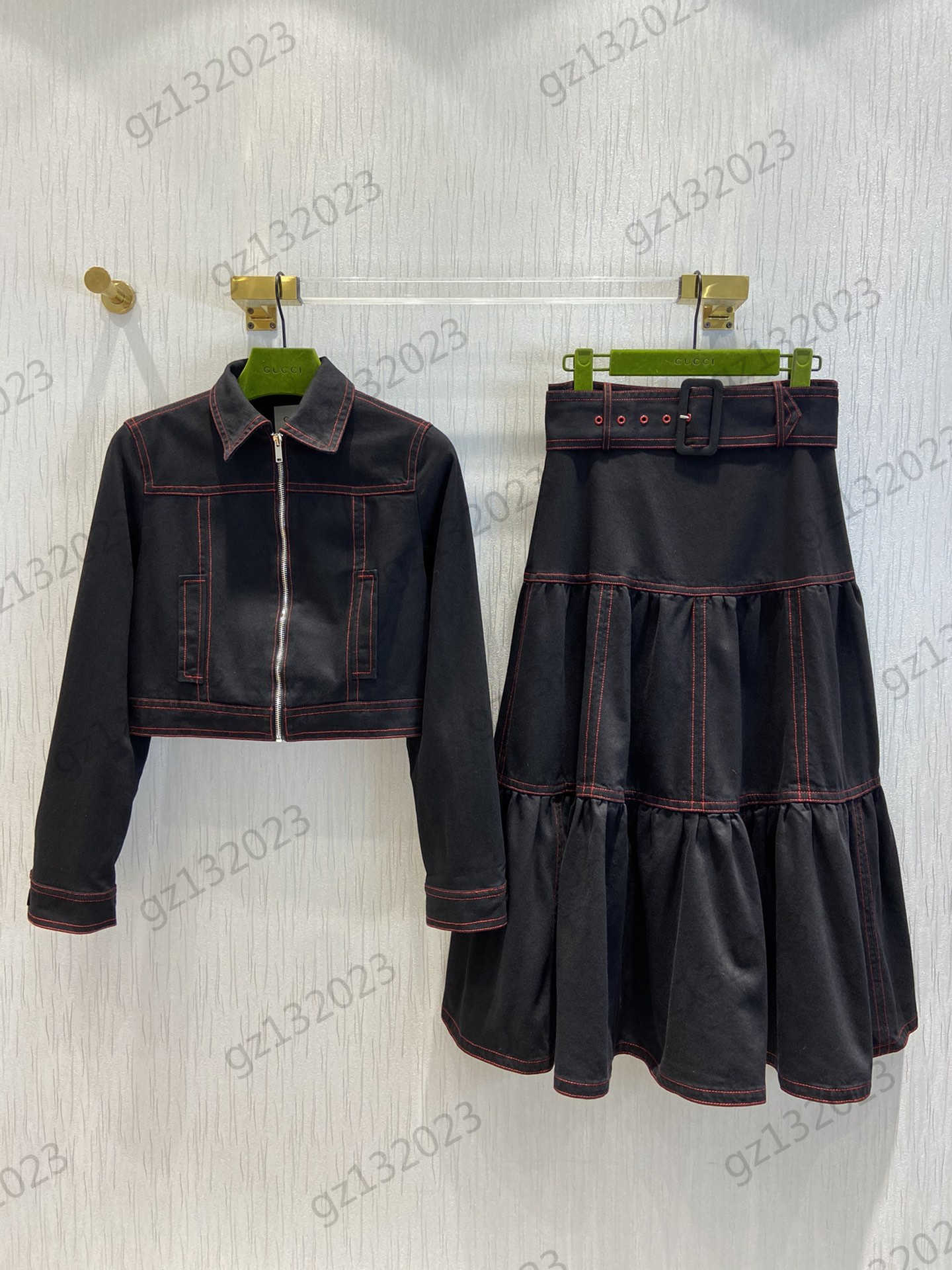 Womens Two Pieces Dress Back Sequined Letter Embroidery Color Contrast Bright Line Decoration Denim Jacket High-waisted Pleated Half Skirt Women Apparel
Womens Two Pieces Dress Back Sequined Letter Embroidery Color Contrast Bright Line Decoration Denim Jacket High-waisted Pleated Half Skirt Women Apparel