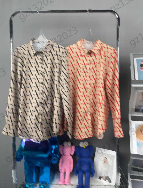 Womens Blouses Shirts Tops Classic Logo Printing Lapel Blouse Comfortable Breathable Fabric Button Open Long Sleeve Shirt Fashion Designer Women Clothes 1970
Womens Blouses Shirts Tops Classic Logo Printing Lapel Blouse Comfortable Breathable Fabric Button Open Long Sleeve Shirt Fashion Designer Women Clothes 1970
