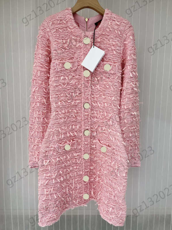 Casual Dresses Womens Designer Dress Custom Buttons Decorated Crewneck Long Sleeves Dress Back Zipper Open Collect Waist Clipping Slim Maxiskit Women Apparel 1970, 18
Casual Dresses Womens Designer Dress Custom Buttons Decorated Crewneck Long Sleeves Dress Back Zipper Open Collect Waist Clipping Slim Maxiskit Women Apparel 1970, 18