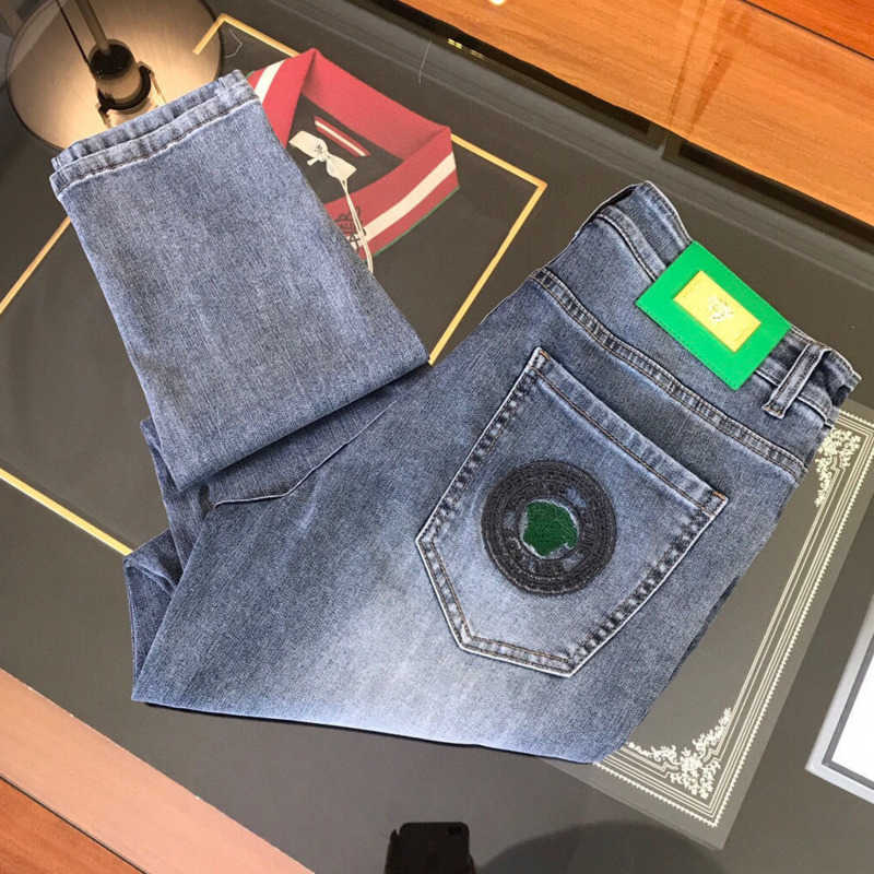 designer jeans men casual pants classic medusa embroidered Jeans mens trousers plus size fashion denim Pnats -40, Blue
designer jeans men casual pants classic medusa embroidered Jeans mens trousers plus size fashion denim Pnats -40, Blue