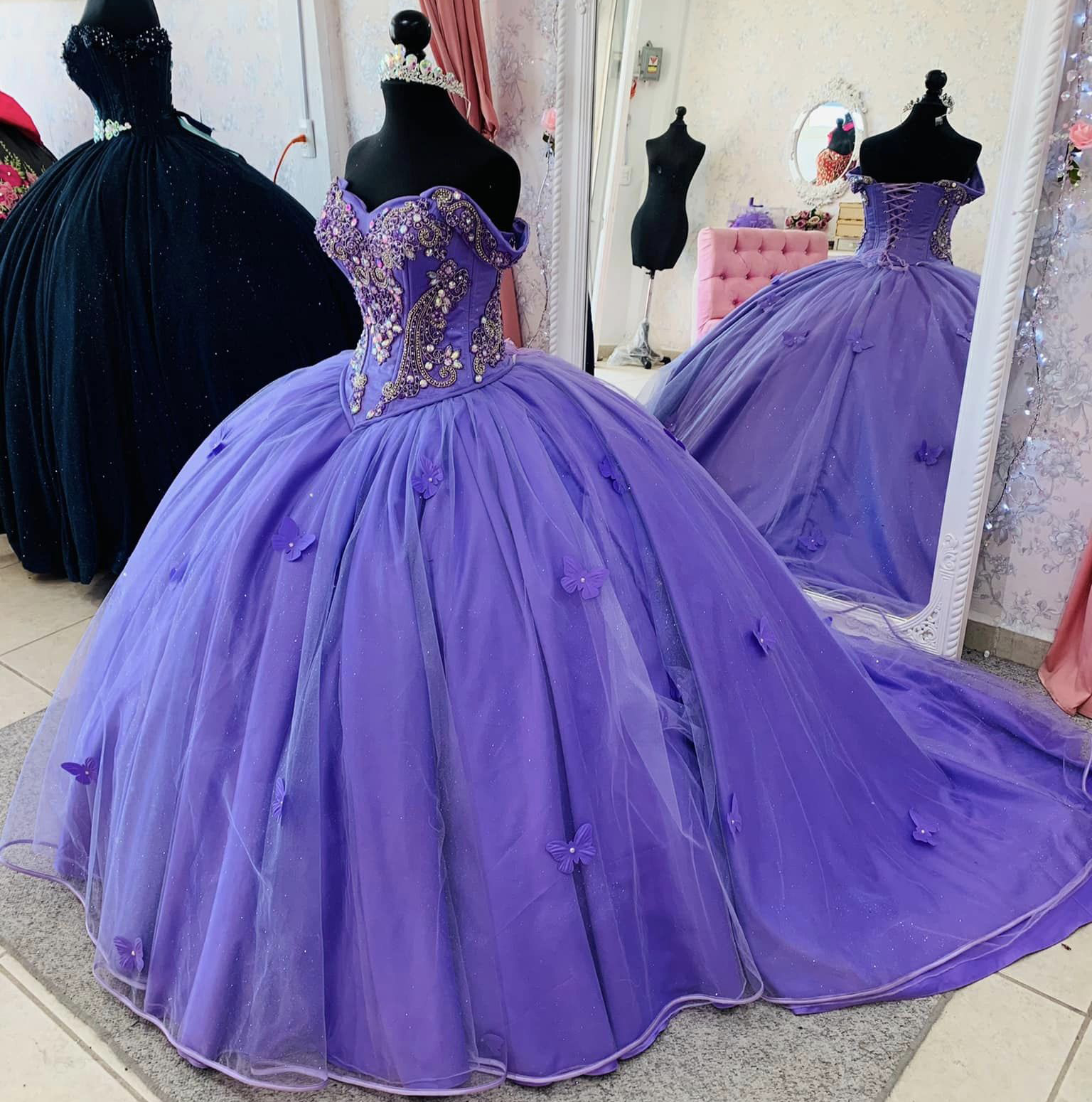 Cinderella Lilac Quinceanera Dresses 2023 Butterfly Beaded Crystal Sweet 15 Year Old Dress Off Shoulders Ball Gown Prom Dress XV Vestidos De 15 Anos R