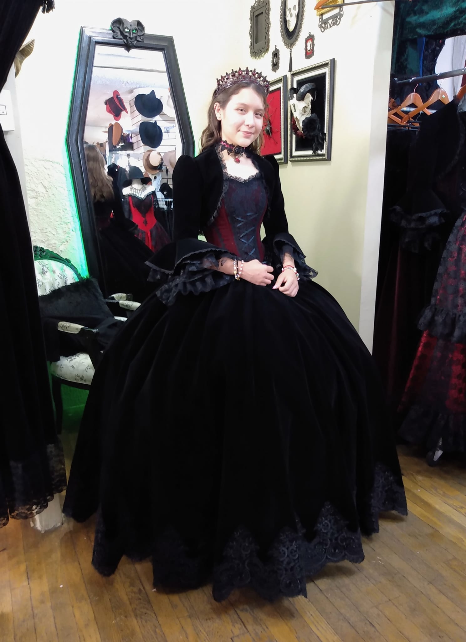 Vintage Black Gothic Wedding Dress 2023 Fitted Puffy Punk Ball Gown Wedding Dresses Vivtorian With Jacket Velvet Bridal Vestido De Noiva robe mariee