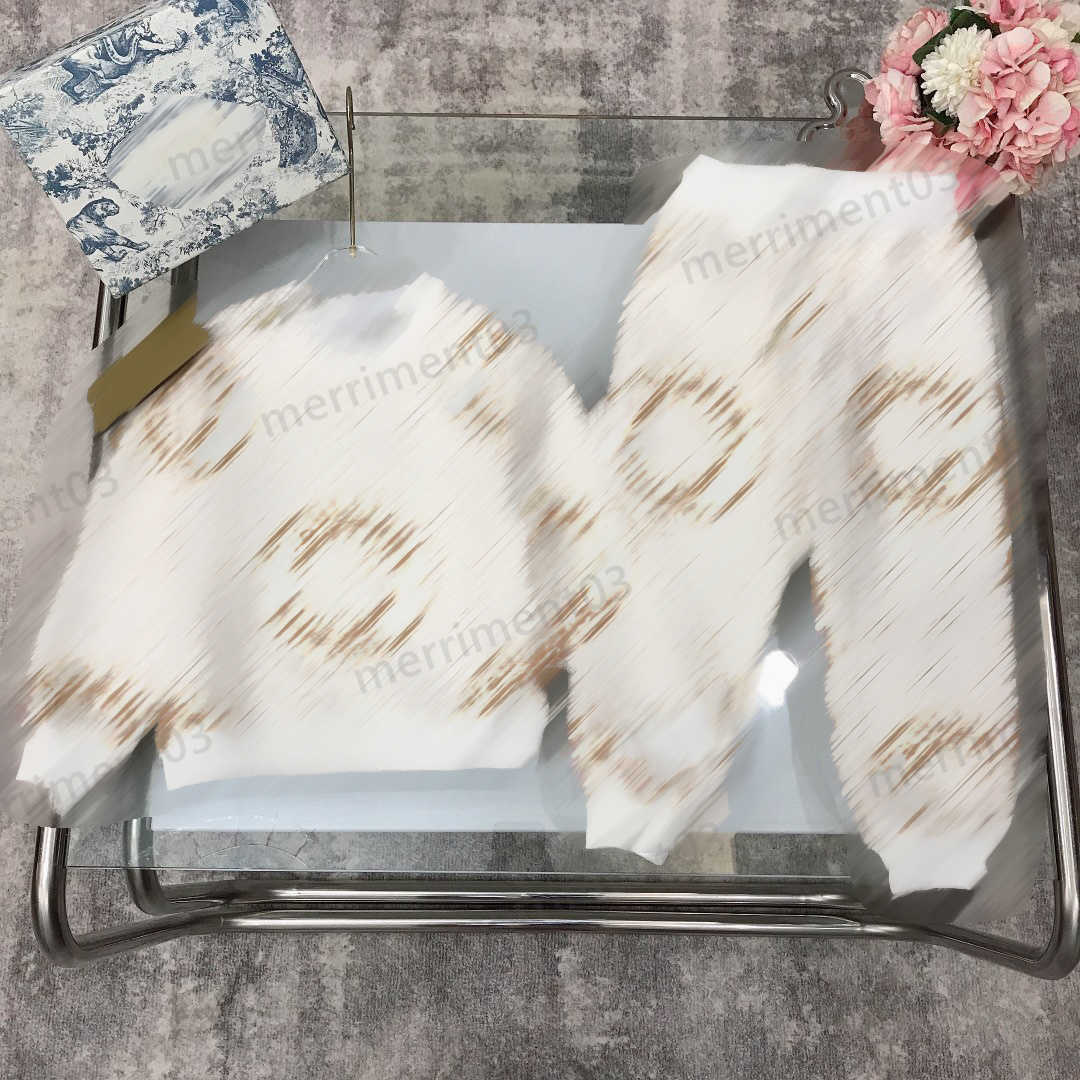 Boys Girls Clothes Baby Kids Designer Sets BBR Fashion Logo Print Pullover Sweatshirt And Pants Set All Season Sports Childrens Clothing
Boys Girls Clothes Baby Kids Designer Sets BBR Fashion Logo Print Pullover Sweatshirt And Pants Set All Season Sports Childrens Clothing